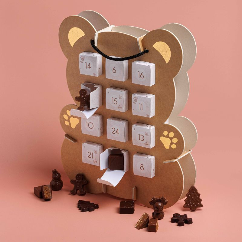 클레어 헤이즐러.jpg